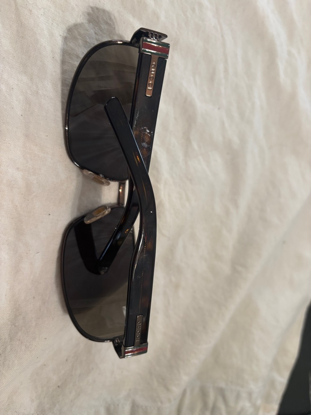 Gucci Black and Dark Gray Logo Accent Sunglasses - Picture 2 of 7